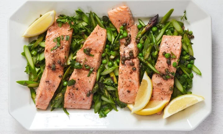 Salmon with peas and asparagus recipe